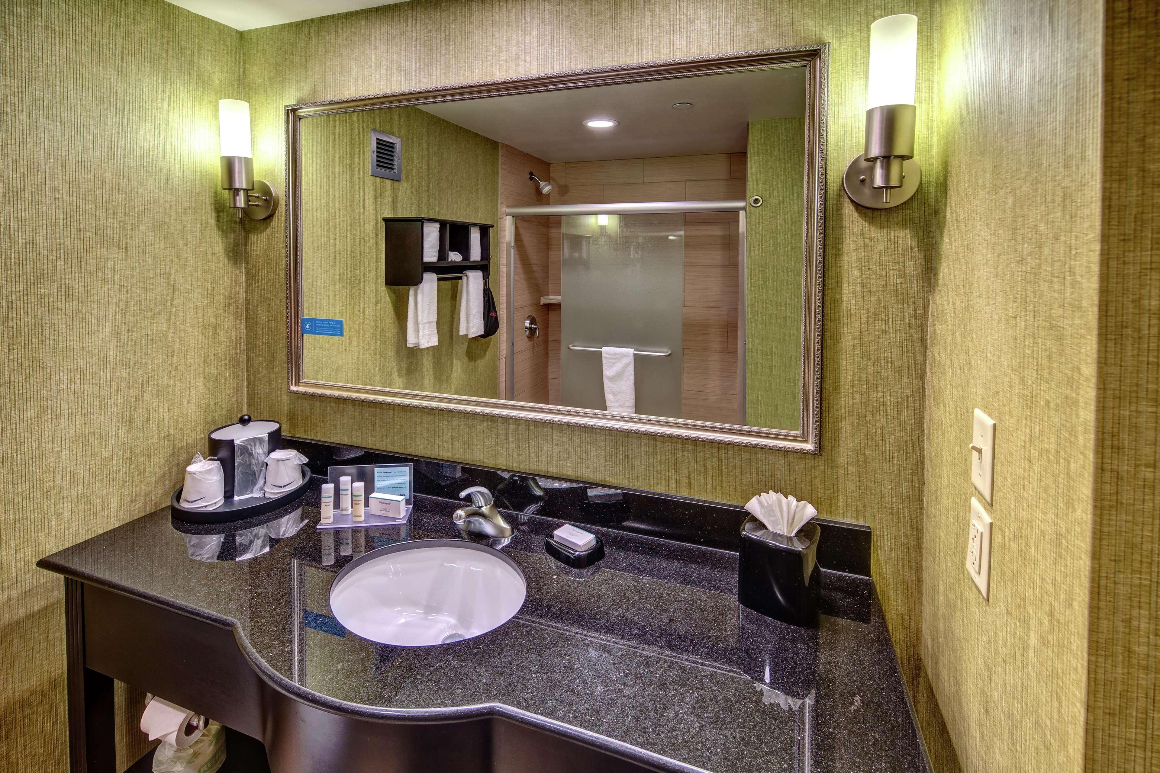 Hampton Inn Asheville-Tunnel Road Экстерьер фото