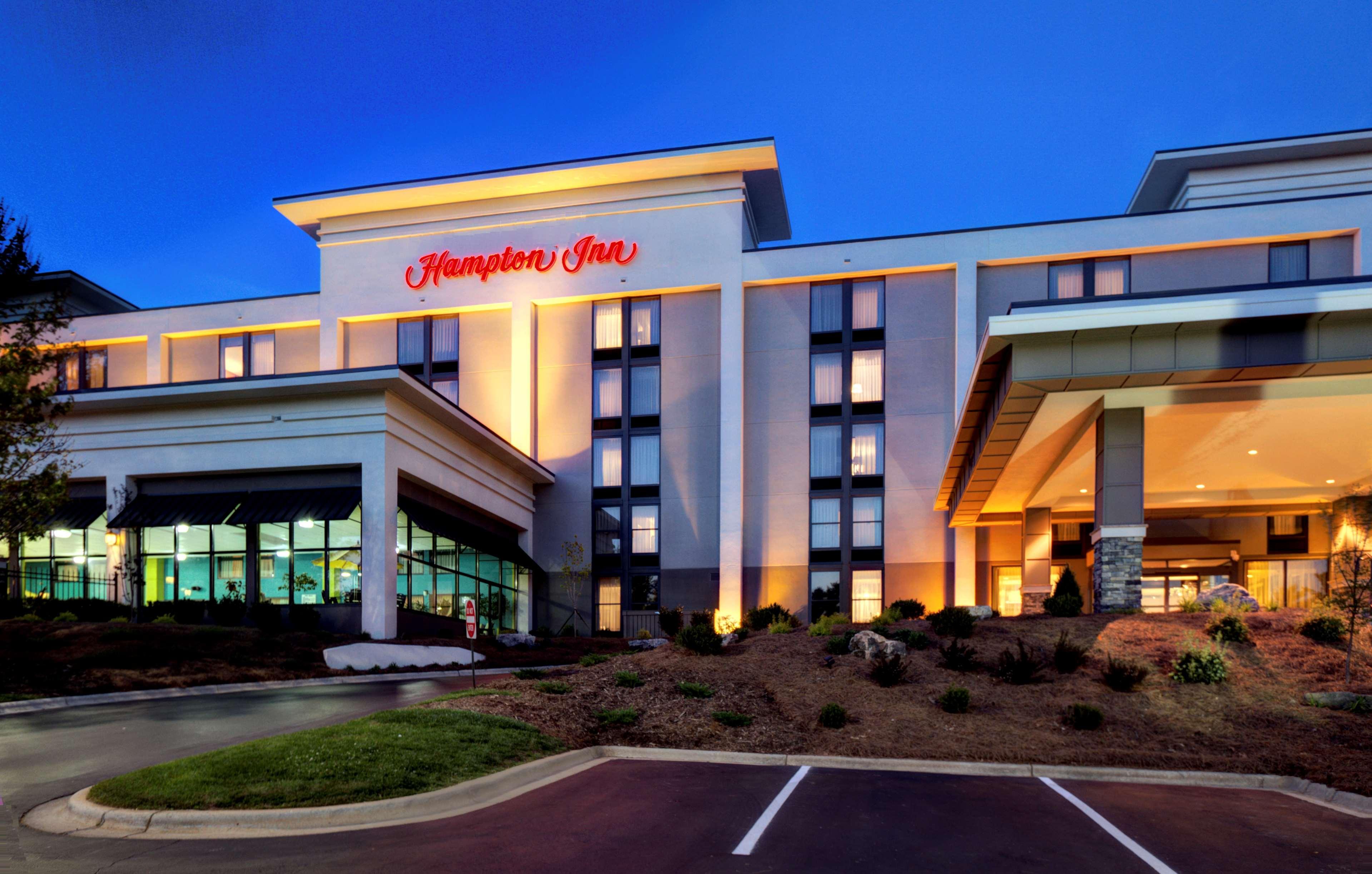 Hampton Inn Asheville-Tunnel Road Экстерьер фото