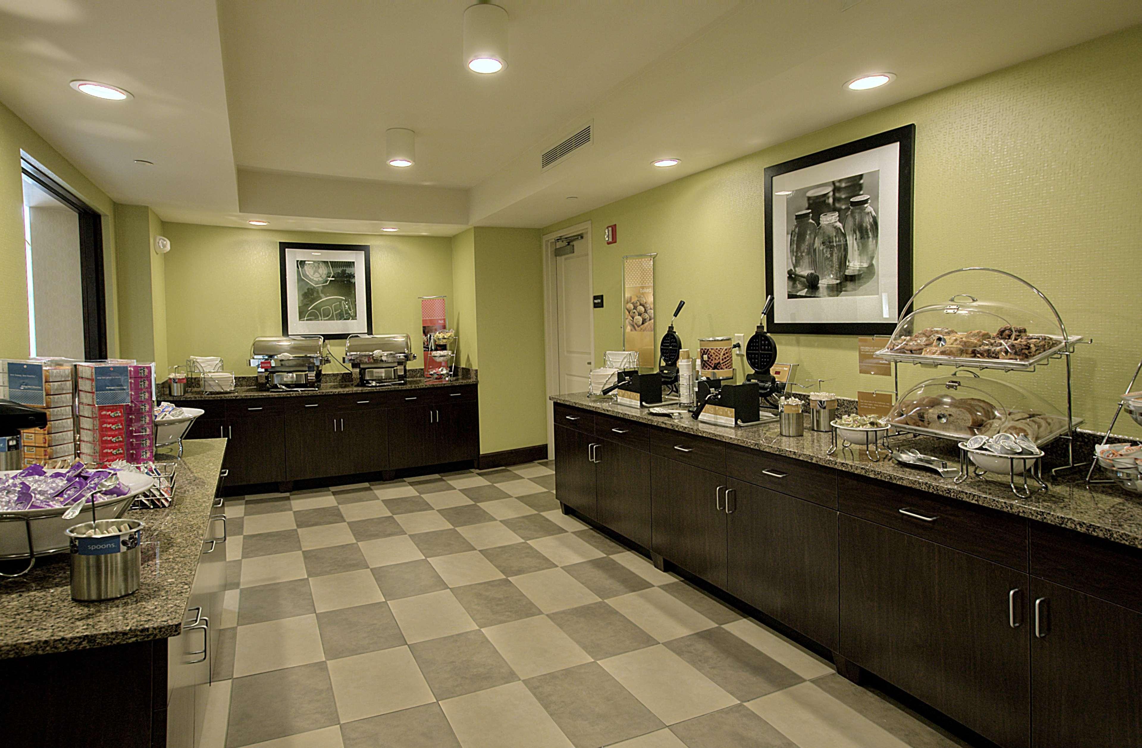 Hampton Inn Asheville-Tunnel Road Ресторан фото