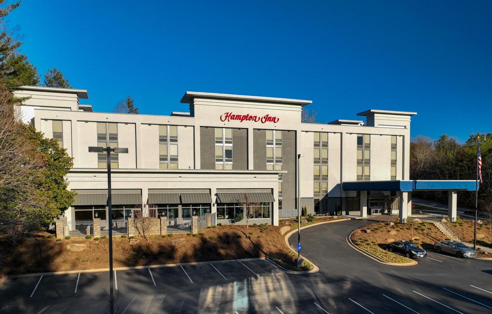 Hampton Inn Asheville-Tunnel Road Экстерьер фото