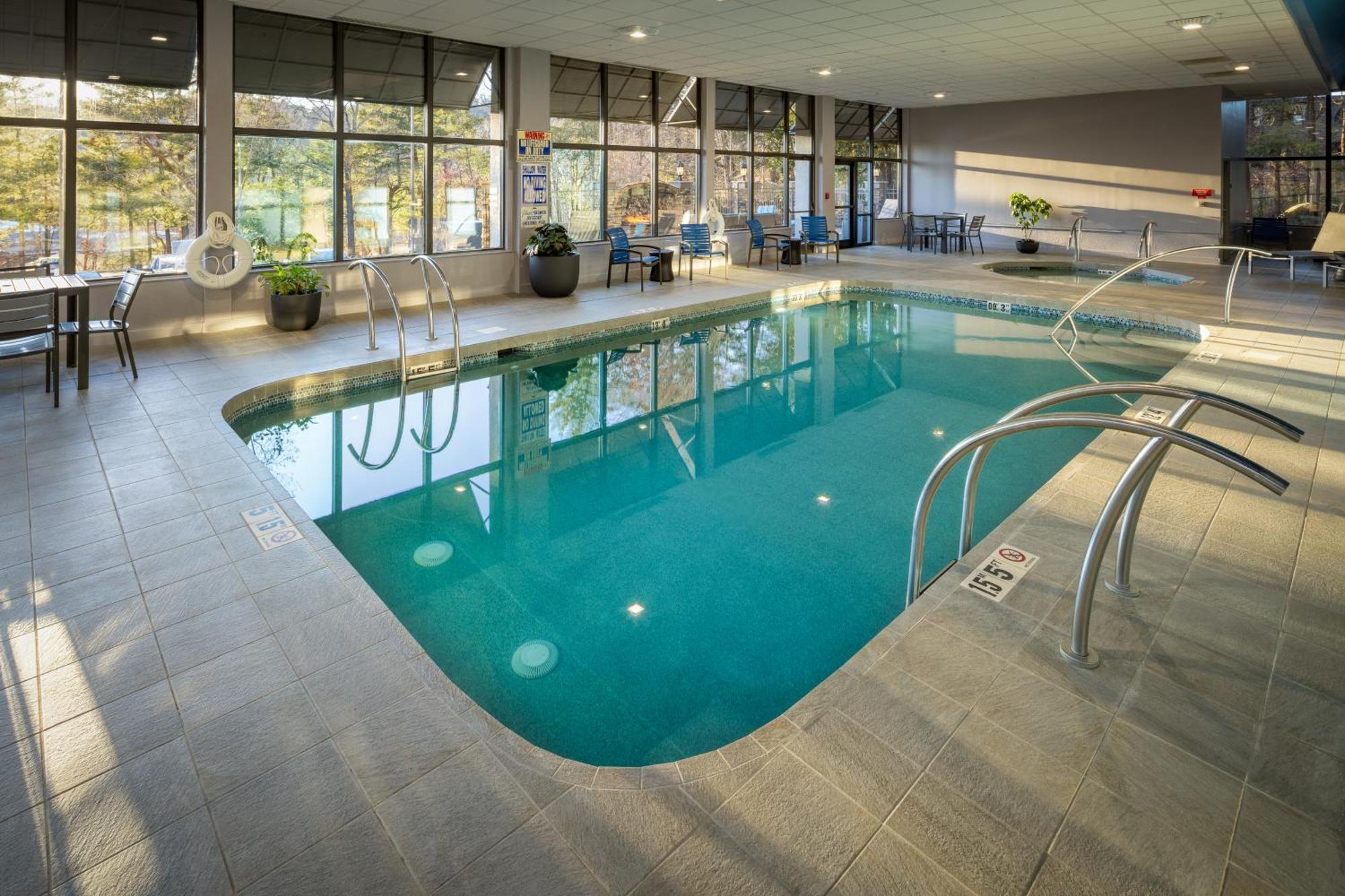 Hampton Inn Asheville-Tunnel Road Экстерьер фото